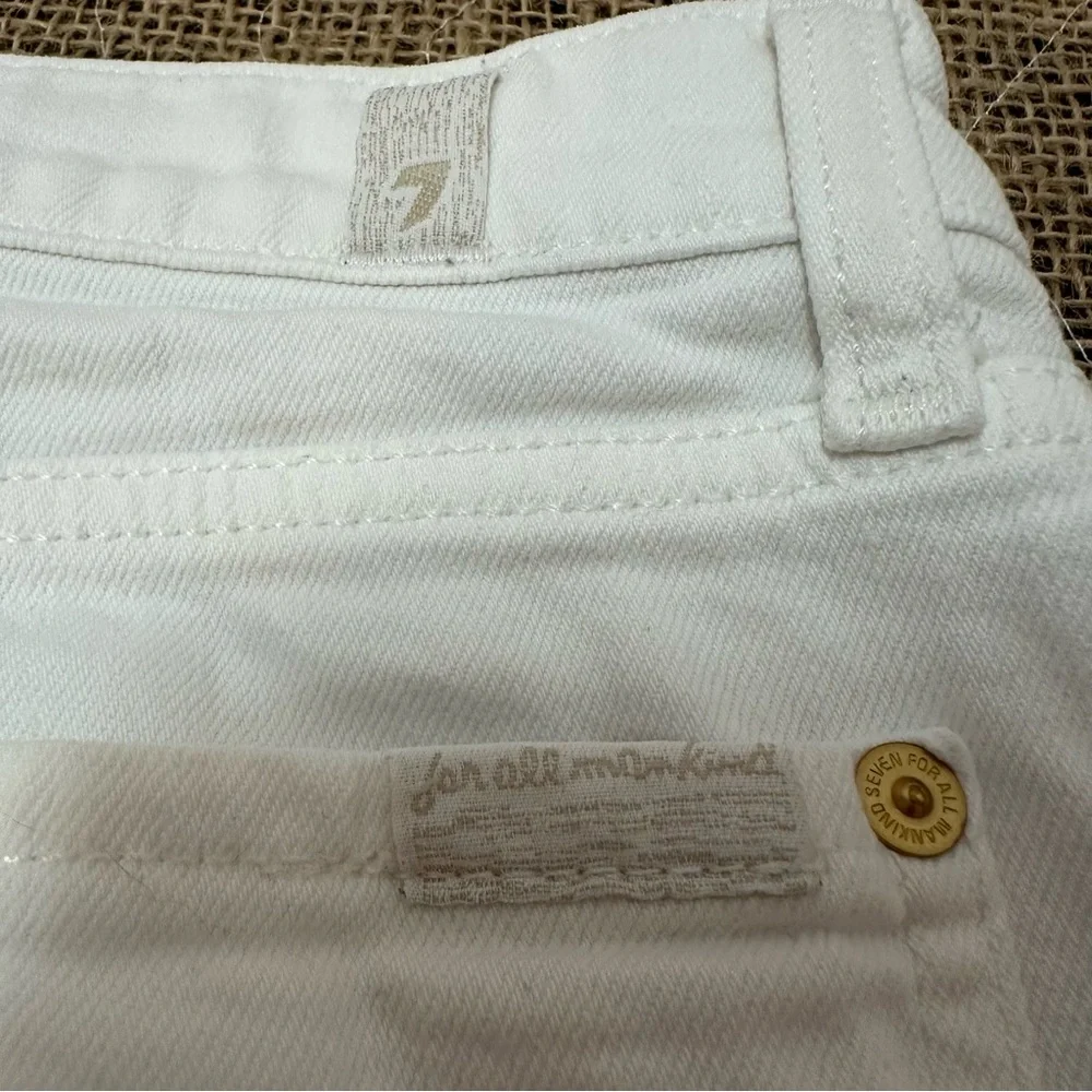 7 FOR ALL MANKIND‎ S-29 HIGH WAIST SHORT RAW HEM WHITE CUT OFF SHORTS 🤍